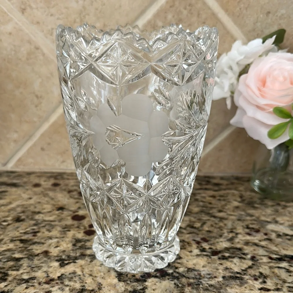 Elegant Crystal Rose Etched Vase